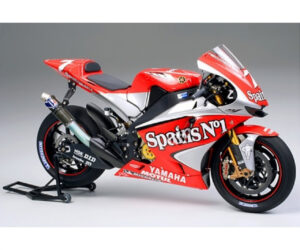 1/12 Yamaha YZR-M1 #7/#33 ´04