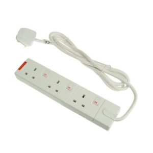Masterplug SWG33-04 Uzatma Kablosu 13A UK 3 Yollu 3 Anahtarlı 3m