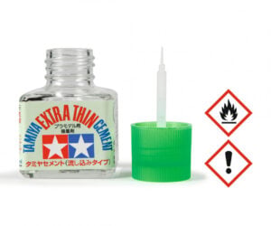 TAMIYA İnce Yapıştırıcı Fırça ile 40ml