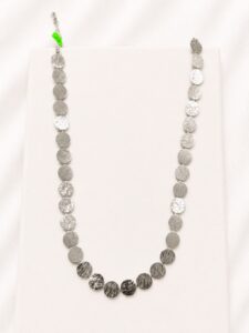 Çelik Silver Yuvarlak Plaka Detaylı Kadın Kolye – Modern Minimal Kolye