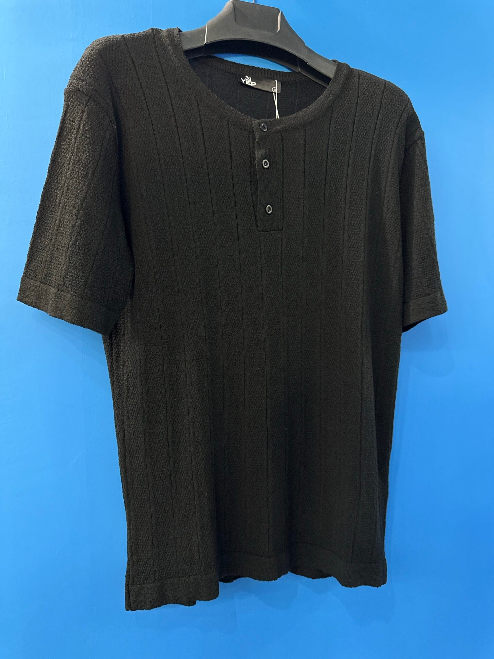 Düğmeli Siyah Triko Tshirt