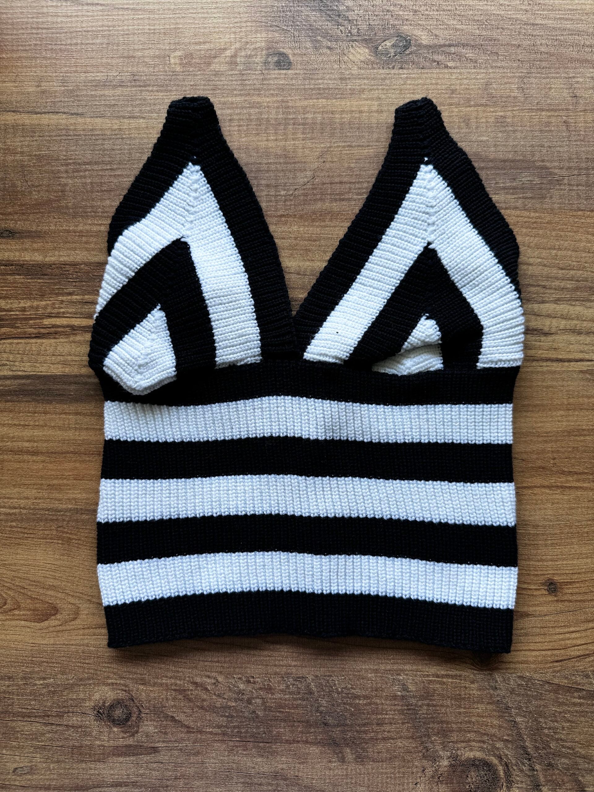 Orgulu Siyah Crop