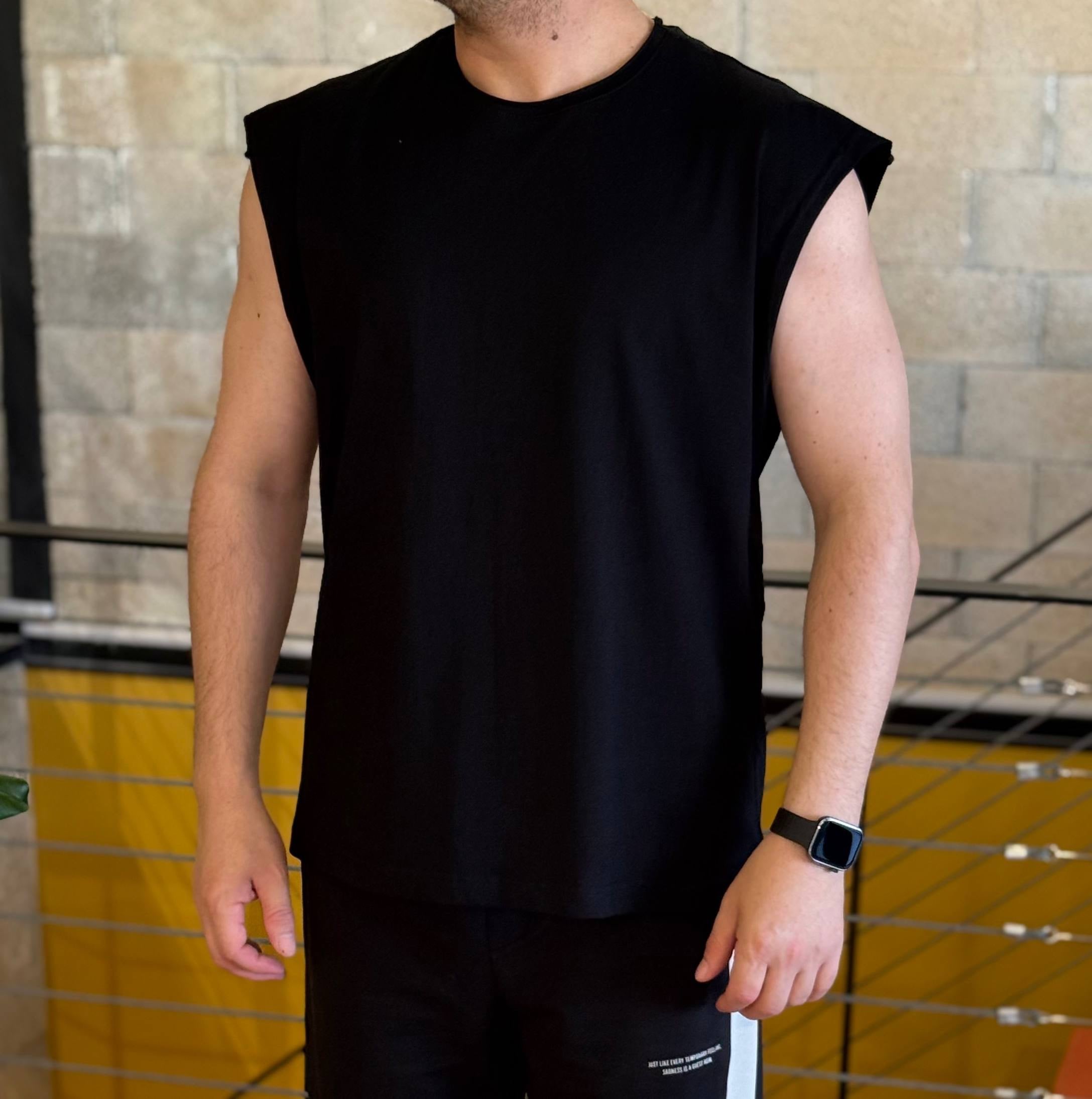 Basic Siyah Kolsuz Tshirt