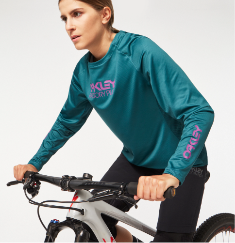 Oakley FOA500224 Wmns Factory Pilot Uzun Kollu Tişört