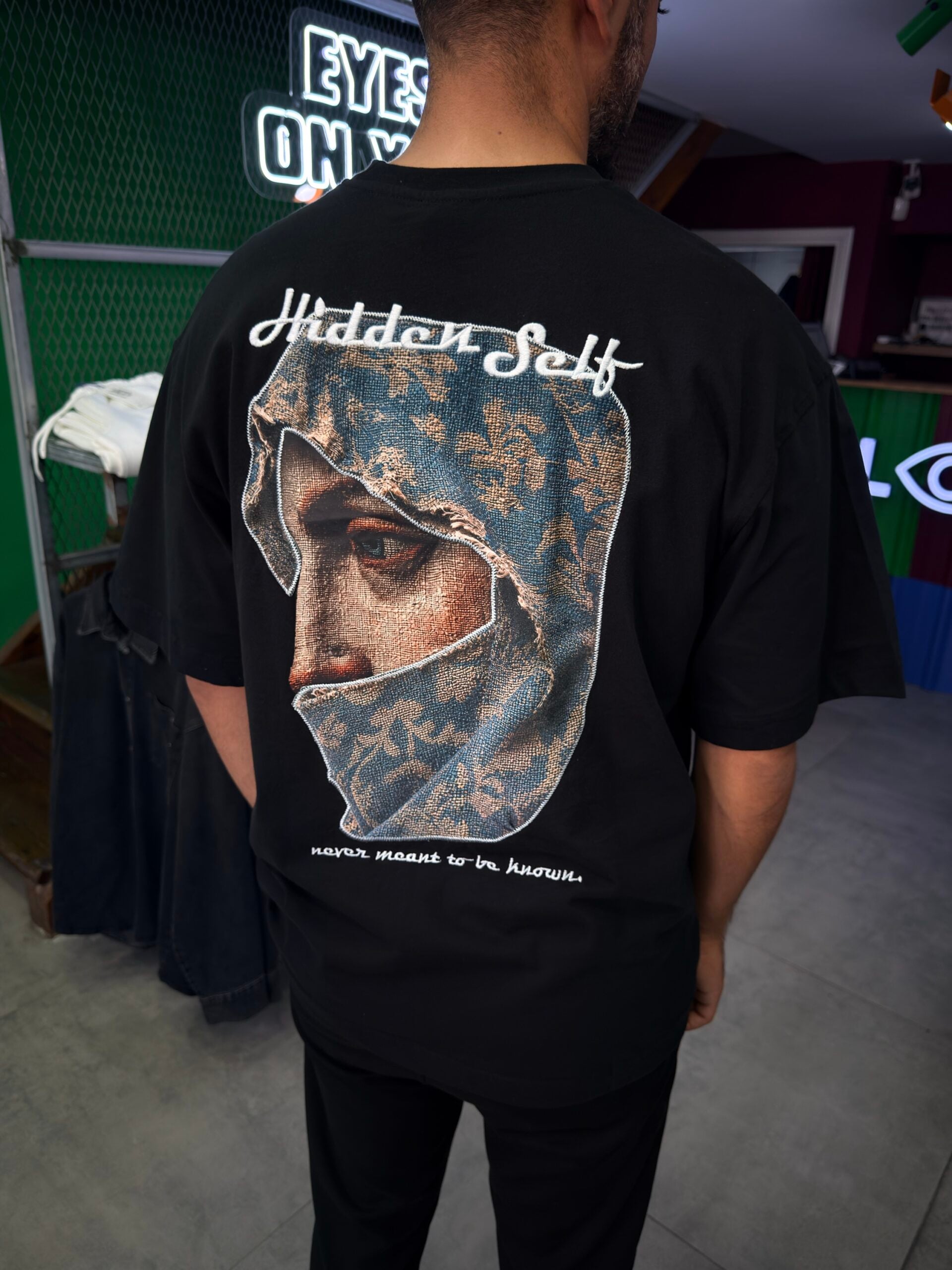 Hidden Patch & Nakişli Siyah Tshirt